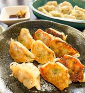 居酒屋のおかあちゃん手作り もちもち福刻餃子 40個(20個×2袋) 碧南産にんじん入り H136-056