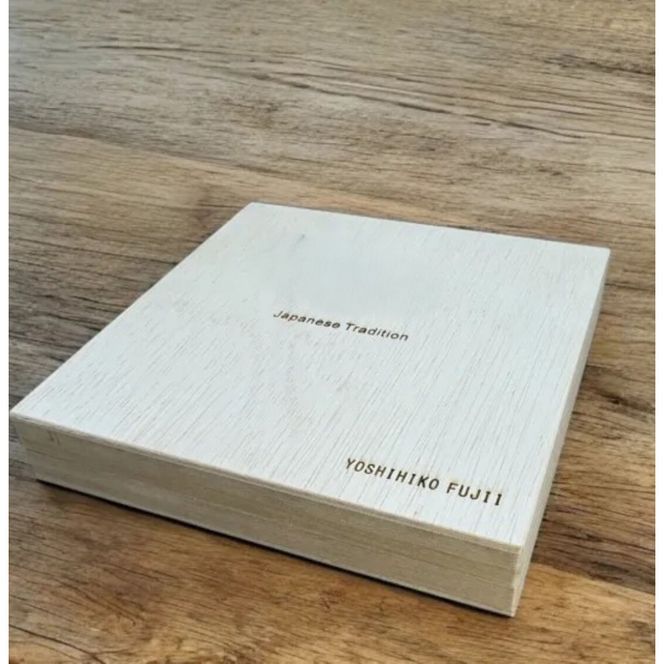 丸小皿 桜 純白（ゴールド桜） ［NF256］ 303446_CU90094VC01