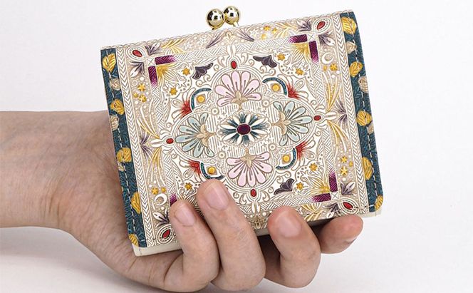 【文庫屋大関】三つ折りミニ財布　黄金のタピ【皮革工芸品】 ファッション 小物 民芸品 お札 カード 小銭 手のひらサイズ コンパクト 大人かわいい 牛革 手作り 国産 