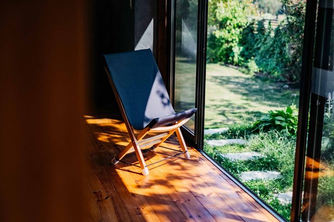 pioneer plants / Chair | 伊那市 信州 長野 ふるさと納税 木製品 木 椅子 いす イス チェア 無垢 ゆったり クリ【230-04】