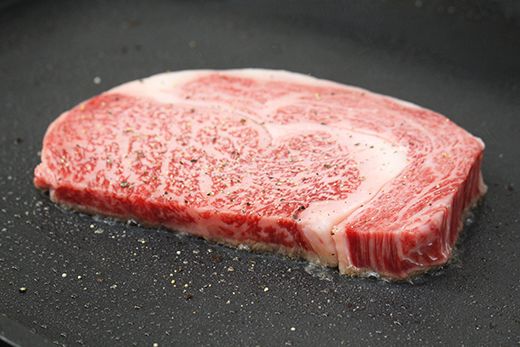 極上近江牛リブロースステーキ（厚めカット）(600g)【CB29W】