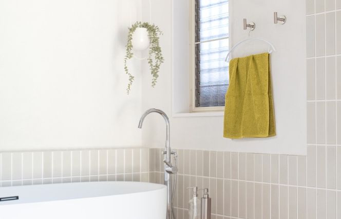 G2113 【スピード発送】ファミーユ ミニバスタオル 10枚【フェイスタオル 以上 バスタオル 未満 泉州タオル 吸水 普段使い シンプル 日用品 たおる】