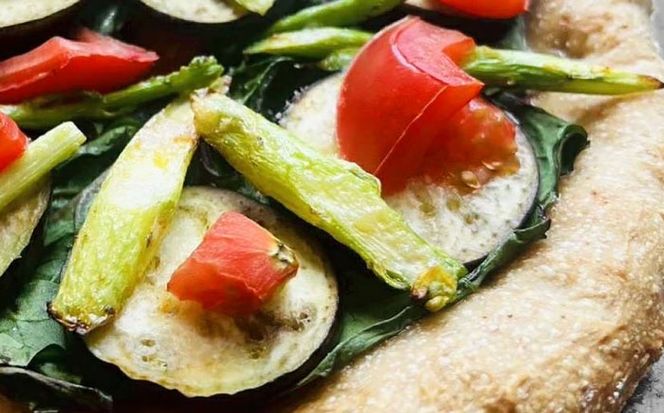 【 糸島野菜 × 天然酵母 】 手作り 農園 全粒粉ピッツァ アンチョビソース 1枚 糸島市 / わかまつ農園[AHB054]