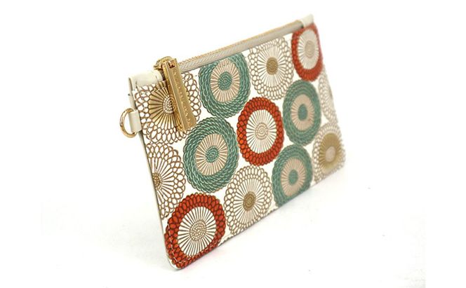 【文庫屋大関】すっきりカードケース　笠菊＜若草＞【皮革工芸品】 ファッション小物 雑貨 フラグメントケース 小銭入れ付き 収納 スマート 日本製 花柄 キク 