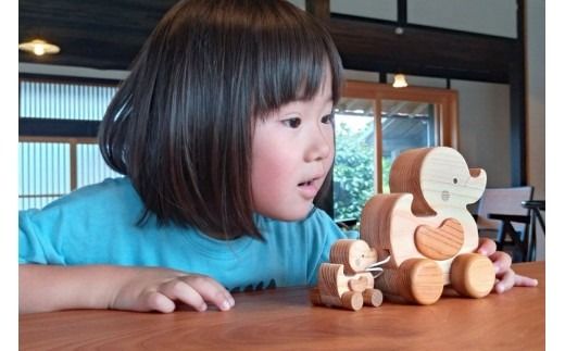 木のおもちゃ 選べる おやこオルゴール 全4種 玩具 木製 木 赤ちゃん ベビー オルゴール おもちゃ キッズ 動物 男の子 女の子 ギフト プレゼント 贈り物 贈答 お祝い 出産祝い 誕生日祝い 日本製 手作り てづくり 受注生産品 かめ アヒル いぬ ぞう 山のくじら舎 ヒノキ 御祝 ヒノキ スギ 高知県 安芸市