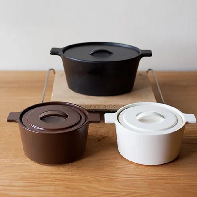 【萬古焼（ばんこやき）】円形デザインがスタイリッシュな一人用サイズの西洋土鍋 4th-market  コッタ ロンドキャセロール(S) 赤1個【鍋、土鍋、煮物、スープ、万能、おしゃれ、かわいい、結婚祝、出産祝、セット、贈答、普段使い、手作り、冬、煮込み、一人用、家庭用、一人暮らし、家族、ファミリー、新生活、スープ、三重県 四日市市 ふるさと納税】