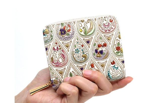 【文庫屋大関】二つ折りファスナーミニ財布 花と猫＜ミックス＞【皮革工芸品】財布 二つ折り 小物 お札 カード 小銭 コンパクト 牛革 手作り 日本製 墨田区 東京都