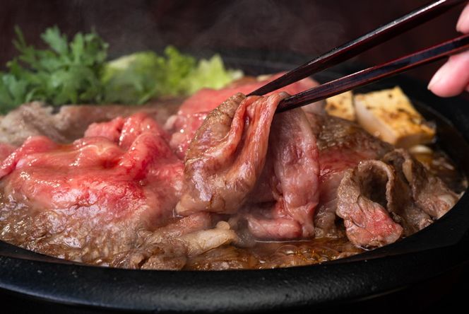 【4等級以上】【近江牛　肩ロース】すき焼・しゃぶしゃぶ用【500ｇ】【BI01W1】