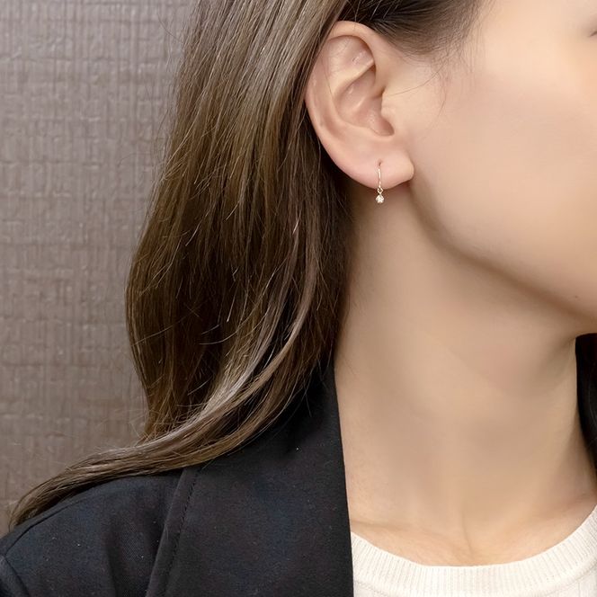 18金 ピアス k18 ダイヤモンド レーザーホール レディース ダイヤ 0.15ct フックピアス ペア 18k 揺れる ゴールド シンプル イエローゴールドk18 K18 人気 ジュエリー プレゼント 普段使い 241108bd200y SWAA208