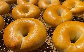 1度食べたらトリコ♪「わっぱ堂」の国産小麦100%！！ふわもちベーグルセット 5個 パン 自家製 個包装 焼きたて 便利 グルメ 高リピート 食べ比べ 詰め合わせ 朝食 おやつ ぱん 食品 瞬間冷凍 H049-055
