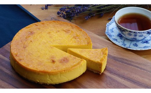 パンプキン チーズケーキ 6号 × 1個 ホールケーキ 冷蔵 スイーツ デザート お菓子 洋菓子 ケーキ 焼き菓子 かぼちゃ 南瓜 チーズ しっとり 老舗 洋菓子店 ハロウィン [AF003us]