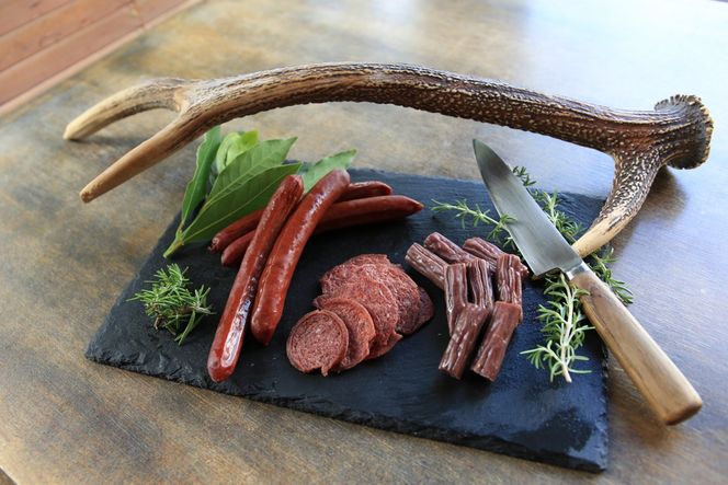 京丹後産鹿肉ジビエエントリーセット（ソーセージ3種8点）　NI00020