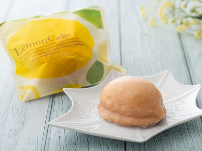 【スイーツ】パリの星付きレストランで腕を磨いたパティシエがつくる甘酸っぱいオレンジのようなレモン・三重県産のマイヤーレモンの果汁たっぷり！マイヤーレモンケーキ 10個入-[G159]