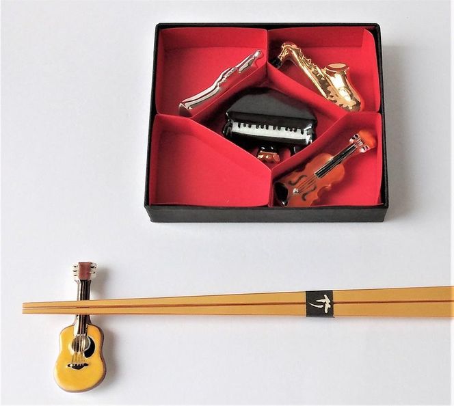 【ギャラリー洛中洛外】音楽好きな人に特におすすめ 楽器を再現 ハーモニー箸置 261009_A-GM014