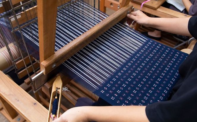 国指定伝統的工芸品 知花花織コースター 4枚＆ティーマット1枚セット コースター おしゃれ 雑貨 小物 インテリア 沖縄市 / 知花花織事業協同組合[BCBW003]