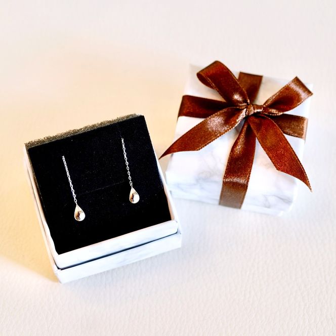 【ジュエリー】K10WG ホワイトゴールド  雫 ロング チェーン ピアス 保証書付 SMK-5219 242-018-b