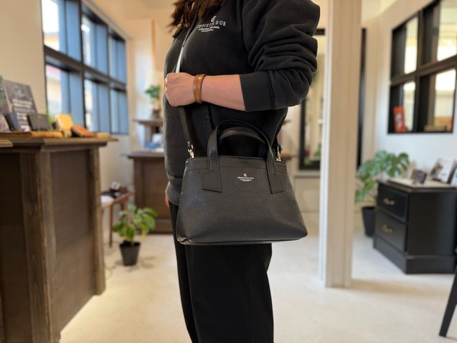 革職人が作った本革トートバッグXSシュリンク【ブラック】 304018_AX28VC03