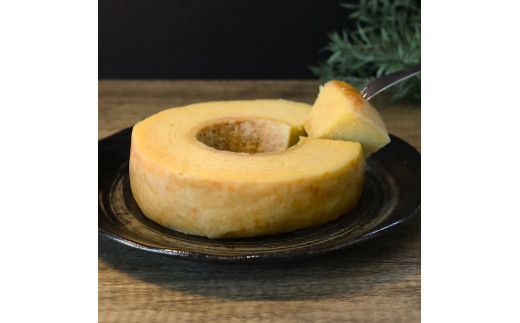 【CF-R7hbk】TKA234　ダバダ火振バウムクーヘン 栗焼酎ダバダ火振使用 バームクーヘン お菓子 菓子 しっとり 大人 お取り寄せグルメ 話題 贈り物 ギフト 高知県 高知 返礼品