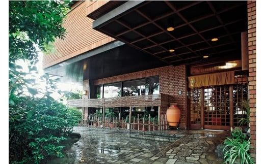 創業大正九年 日本料理小伴天“厳選”会席ペアチケット H007-106