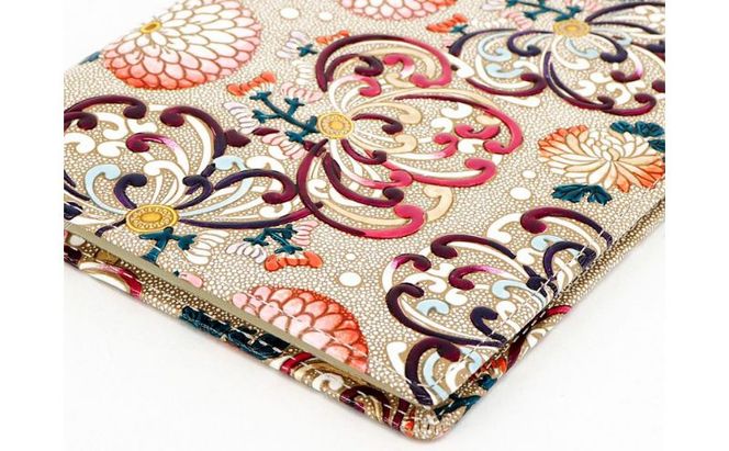 ケース パーソナルホルダー 乱菊 赤紫 文庫屋大関 ポーチ 通帳ケース 通帳入れ カードケース パスケース 通帳 収納 保管ケース 本革 革 皮革 工芸品 工芸 雑貨 和柄 和 日本製 東京