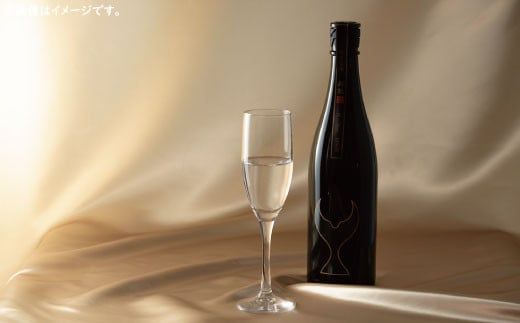 酔鯨 純米大吟醸 万（Mann）720ml お酒 酒 さけ すいげい 日本酒 純米吟醸 大吟醸 一升瓶 地酒 アルコール 度数 17度 おさけ 食中酒 辛口 まろやか おいしい【株式会社とさもん】 [BQAE077]