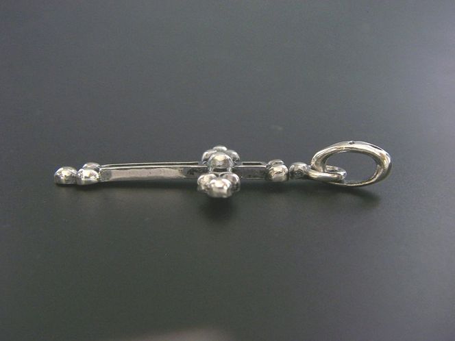 Grape cross pendant グレープ クロス ペンダント ｜ シルバー アクセサリー 十字架 モチーフ 925 ペンダントトップ ネックレス チャーム ジュエリー アクセ ファッション ハンドメイド 人気 シンプル ギフト プレゼント 年末年始 お中元 お歳暮 内祝い 快気祝い