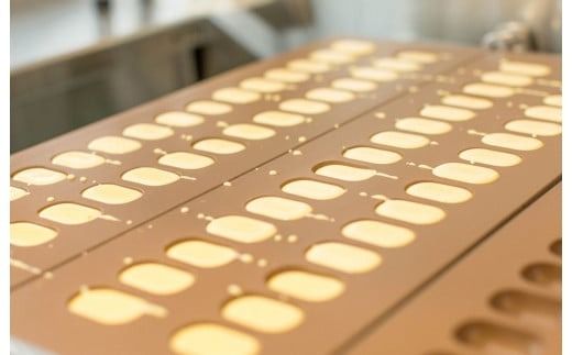 4種の米粉のベビーカステラ (プレーン、チョコ、抹茶、紅茶) 