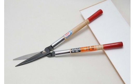 女性や年配の方もらくらく、小型軽量刈込鋏「ミニロン」（No.0105）と万能鋏のセット