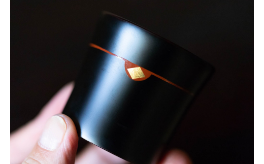 秀衡塗　栃ぐいのみ　2個入 / 漆器 お酒 おちょこ ぐいのみ グラス 食器 漆塗 うるしぬり 手塗り 木製 伝統工芸品 和 お正月 高級 結婚 新築祝い お祝い 贈答 贈り物 プレゼント ギフト 香典返し お返し おもてなし【ocy924-gui-2-cho】