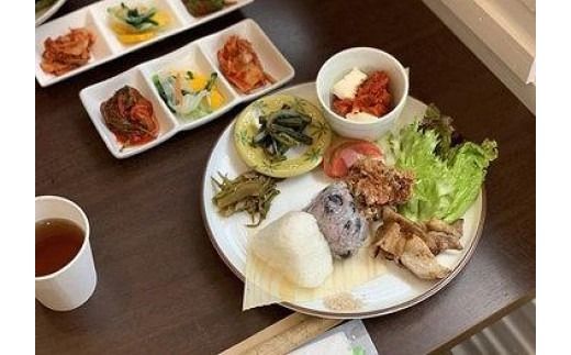 (団体貸切プラン8名様利用) 川崎名物キムチ専門店『おつけもの慶』工場見学およびキムチづくりと特別なランチ体験クーポンおよび川崎名品お土産セット付(8名様分)【kw0071-0008】