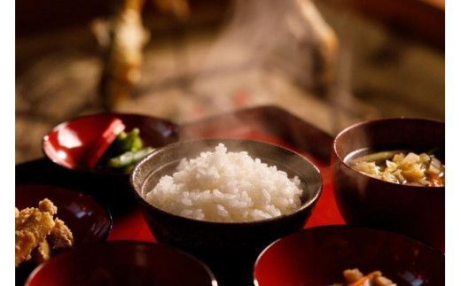 12カ月定期便【特別栽培米】頂米金兵衛 魚沼産コシヒカリ（精米）2kg お米 コメ 