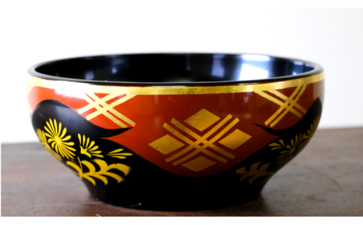 秀衡塗　盛鉢（20cm・菊） / 漆器 食器 漆塗 うるしぬり 手塗り 木製 伝統工芸品 和 お正月 高級 結婚 新築祝い お祝い 贈答 贈り物 プレゼント ギフト 香典返し お返し おもてなし【ocy925-kik-20-1A】