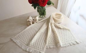 G3318 『Noble Fibre』100％カシミヤ・マフラー オーガニックホワイト（織り柄）【高級 カシミア おしゃれ ファッション 防寒 かしみあ】