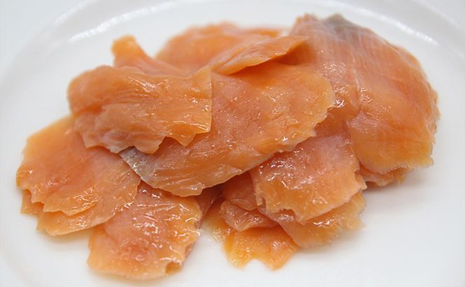 讃岐の極上スモークサーモン切落し　600g 魚貝類 加工食品 美味しい脂 濃い旨味 ノルウェー産 アトランティックサーモン 