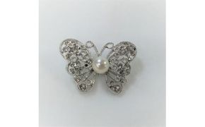 10-64伊勢志摩あこや本真珠ブローチピン(蝶々)