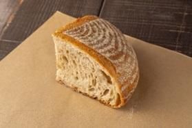 【天然酵母パン オ フルニル デュ ボワ】天然酵母パン屋のハード系パンセット　A（6点入）【パン 詰め合わせ ご当地グルメ バゲット 美味しいパン おいしい 朝食 ギフト 贈り物 ベーカリー セット ぱん 国産小麦 パンセット】 041009_EN001