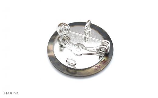 富士山蒔絵 黒蝶貝ブローチ 青 蒔絵 漆 黒蝶貝 富士山 うるしアート ハンドメイド ブローチ アクセサリー ギフト 伝統工芸 工芸品 国産 日本製 復興 震災 コロナ 能登半島地震復興支援 北陸新幹線 F6P-1155