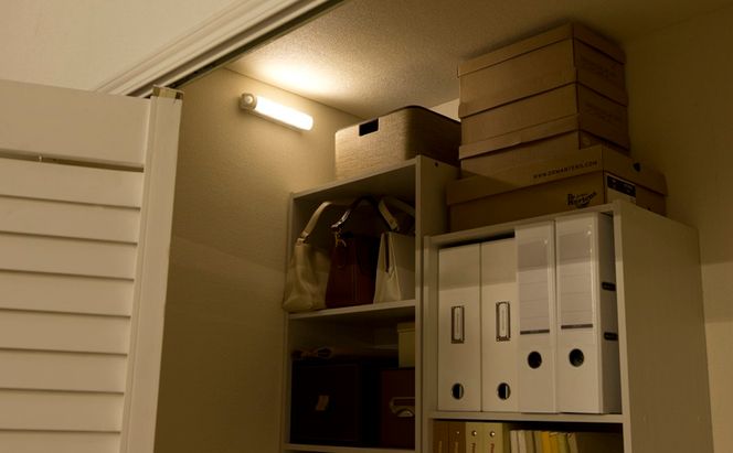 照明 乾電池式LEDセンサーライト ウォールタイプ 電球色 BSL40WL-WV2 アイリスオーヤマ センサーライト 電池式 乾電池式 人感センサー 室内 LEDセンサーライト LED ライト 廊下 寝室 物置 防犯