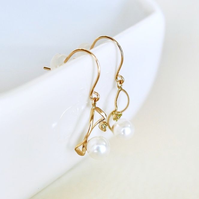 K10YG(10金) イエローゴールド 揺れる ペリドット&パール ピアス 保証書付 G-034 242-044-e