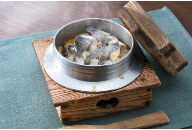 初音の定期便！！年５回お届け 定期便 簡単調理 惣菜 おかず 頒布会 鶏もも肉 釜飯