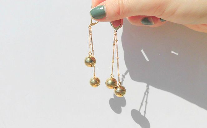 celebration ピアス 天然石 アクセサリー 1個 [Q]handmadejewely【ゴールド  ロング シンプル   可愛い ハンドメイド ジュエリー 手作り  職人 上品 華やか ドレス 大人な雰囲気 ギフト プレゼント ラッピング 結婚式 アシンメトリー】