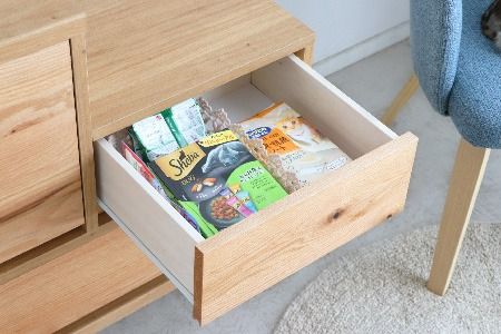 【東馬家具】TRM017 Hop Stepチェスト【天然木 ナチュラルデザイン 収納アイテム 猫 キュート 完成品 脚のみ取付】(H060614)