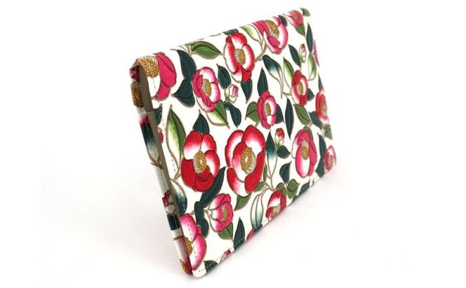 【文庫屋大関】パーソナルホルダー　椿【皮革工芸品】 民芸品 雑貨 日用品 文房具 革小物 革製品 ファイル ケース 