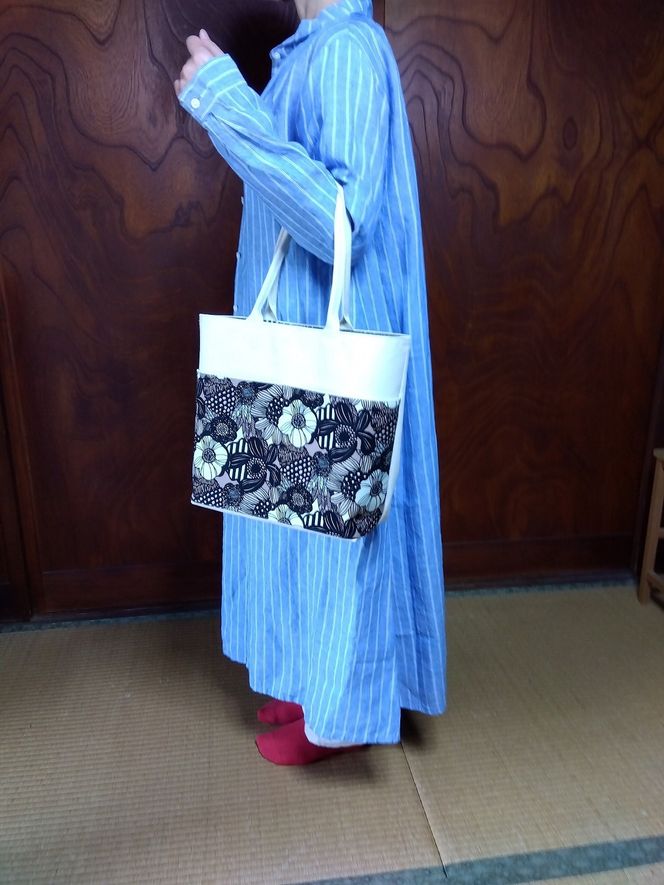 布かばん カルイオモイ トートバッグ 花柄 黒 ベージュ 総裏地 外ポケット 内ポケット 518