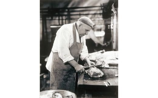 【函館カール・レイモン ペパロニ10個セット_HD052-010】サラミ 函館 カールレイモン ペパロニ 30g 10個セット さらみ ギフト ソーセージ チョリソー 個包装 国産 北海道 ポーク あらびき 粗挽き ウィンナー 食品 豚肉 牛肉 肉 ドイツ はこだて 日本ハム ニッポンハム 簡単調理 おつまみ つまみ 送料無料 7686848