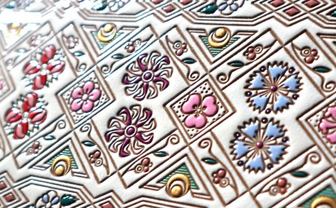 【文庫屋大関】マカロンポーチ 花菱【皮革工芸品】 ポーチ ミニポーチ 小物入れ アクセサリー入れ イヤホン入れ 収納 保管ケース 手のひらサイズ  本革 革 皮革 工芸品 工芸 雑貨 ギフト プレゼント 日本製 東京