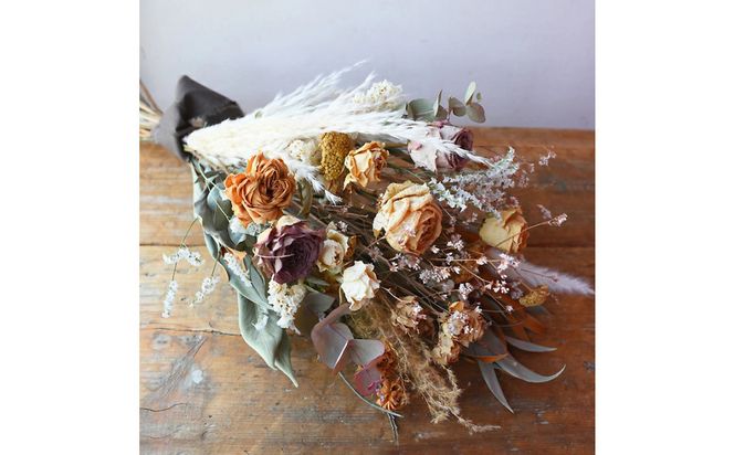 【母の日】プレミアムドライフラワー・ブーケ　カフェオレ＜お届け日：2026年5/4～5/10 当店おまかせ ＞母の日カード付き【 母の日 ギフト アレンジ 花 贈り物 大阪府 門真市 】 272230_BG134