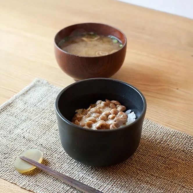 【萬古焼（ばんこやき）】ごはんを美味しく保存するスタイリッシュなおひつ 4th-market ヤソハチ お櫃 一碗 黒1個【八十八、おひつ、米、新米、レンジ、保温、保冷、万能、おしゃれ、かわいい、結婚祝、出産祝、セット、贈答、普段使い、手作り、一人用、家庭用、一人暮らし、家族、ファミリー、新生活、三重県 四日市市 ふるさと納税】