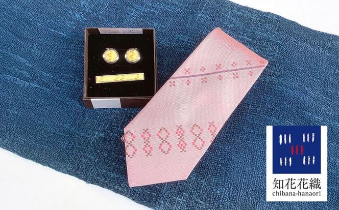 【知花花織】手織りネクタイセット一式（ネクタイ、ネクタイピン、ボタンカバー） ビジネス小物 ビジネス アイテム ネクタイ 沖縄市 / コザ工芸館ふんどぅ[BCAU017]