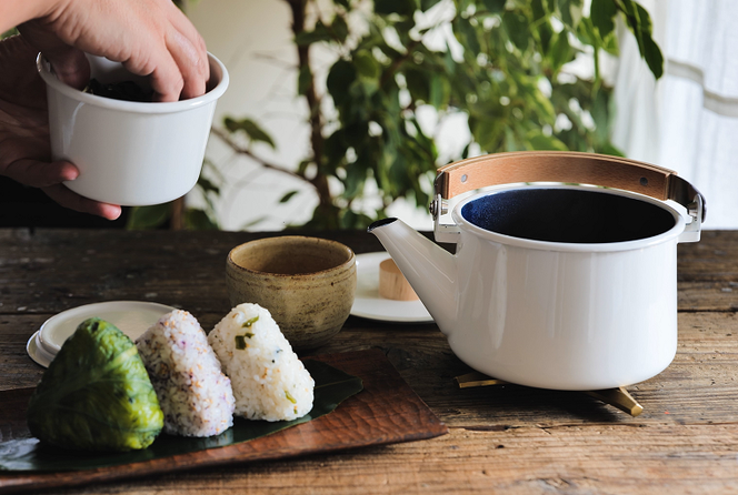 ケトル kaico キッチン グッズ 用品 器具 調理器具 雑貨 日用品 ステンレス 湯沸かし ハンドルストッパー  シンプル ナチュラル おしゃれ 白 臭いがつきにくい 汚れがつきにくい 琺瑯 洗いやすい　【 墨田区 】 